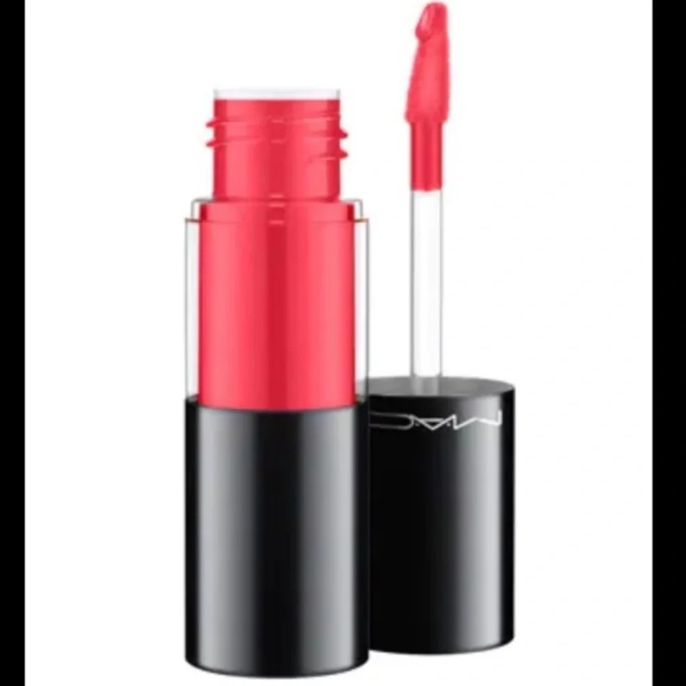 MAC *Try To Stop Me*. Versicolour Varnish Cream Lip Stain